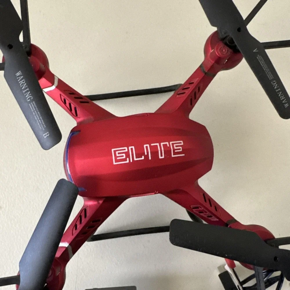 Quadrone Elite-Cam 2.4Ghz 1000' RC Camera Drone with Box - No Remote